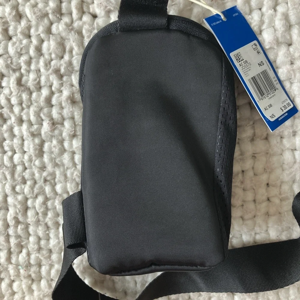 NEW‎ Adidas Adicolor Sling Bag Compact Crossbody Bag Adjustable Strap MSRP $30